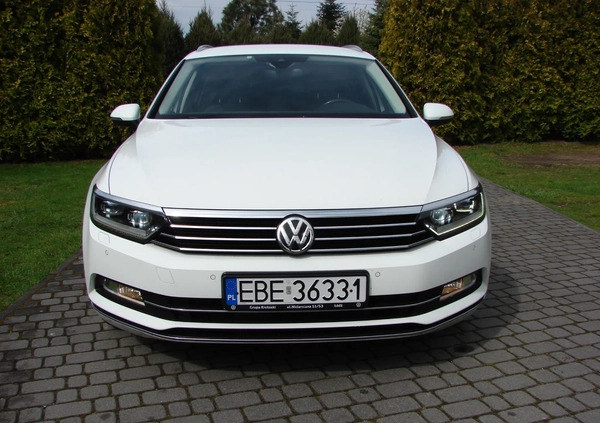 Volkswagen Passat cena 54900 przebieg: 237000, rok produkcji 2015 z Bełchatów małe 121